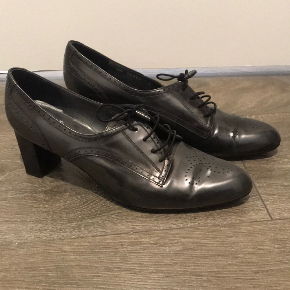 Stuart Weitzman Shoes Size 8 - image 1